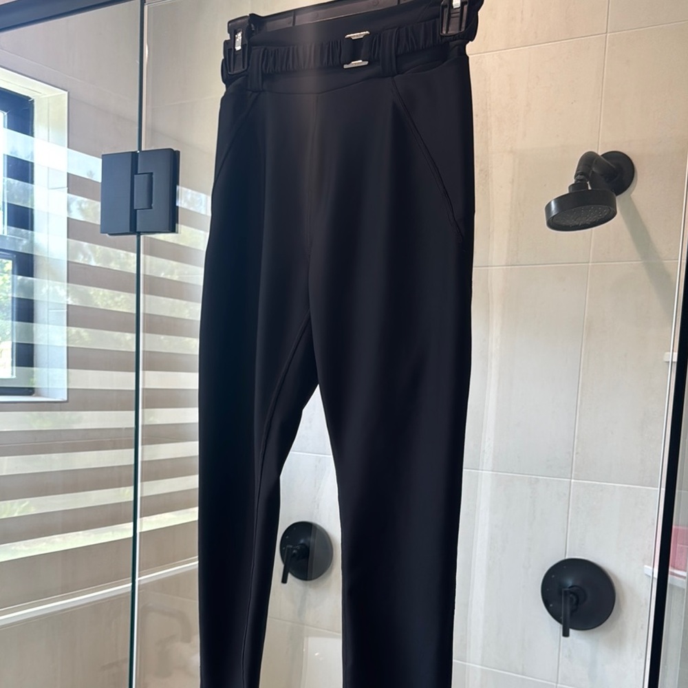 ALO Yoga Black Sweatpants Sleek Joggers